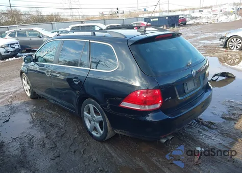 2009 Volkswagen Jetta 2.0T Sel z USA, uszkodzony, nr VIN 3VWPA71K59M275181